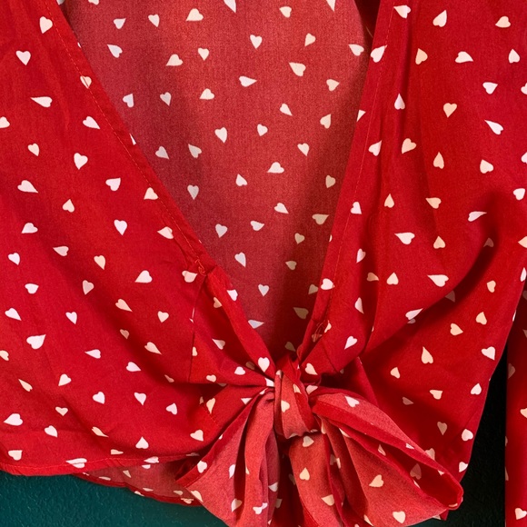 NastyGal Heart Print Tie Crop Top - Picture 3 of 4